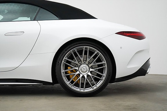 Mercedes-Benz AMG GT Coupe 3 of 5