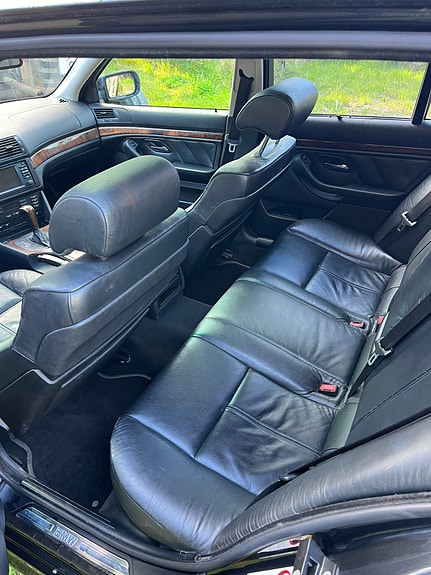 BMW 540i 5 of 5