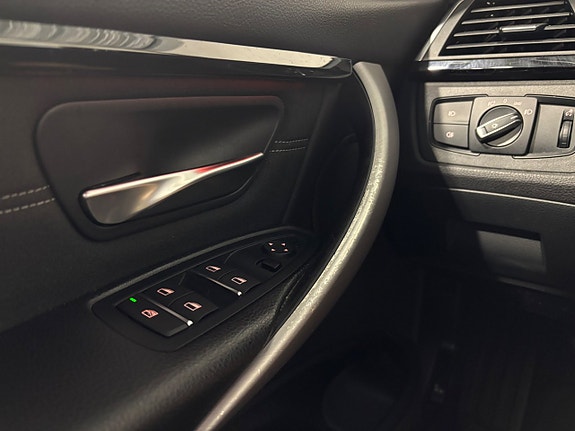 BMW 320d 26 of 30