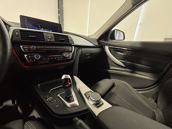 BMW 320d 27 of 30