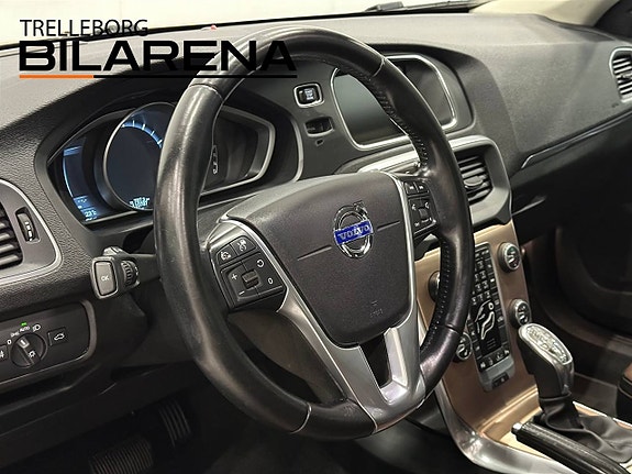 Volvo V40 Cross Country 9 of 26