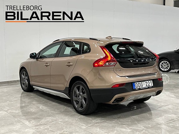 Volvo V40 Cross Country 6 of 26