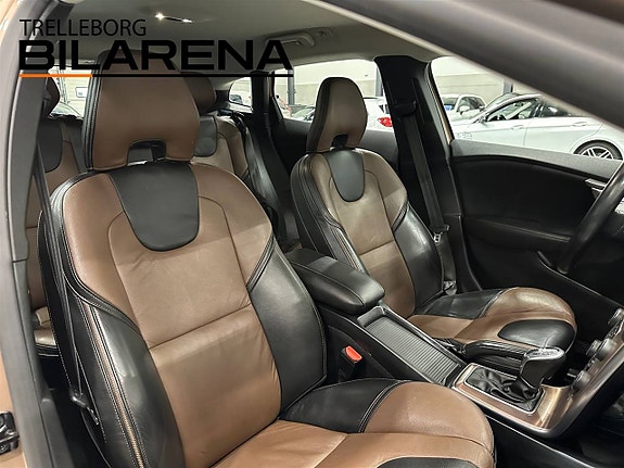 Volvo V40 Cross Country 15 of 26
