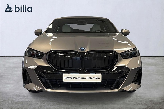 BMW 530e 5 of 18
