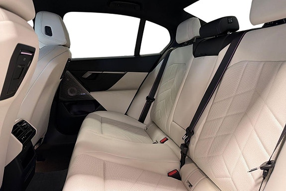 BMW 530e 11 of 18