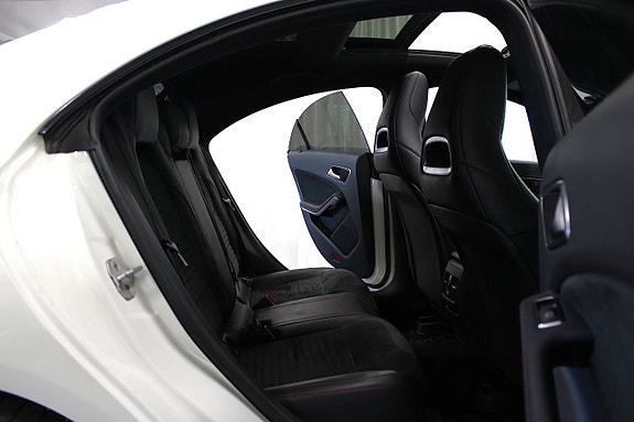 Mercedes-Benz CLA200 7 of 25