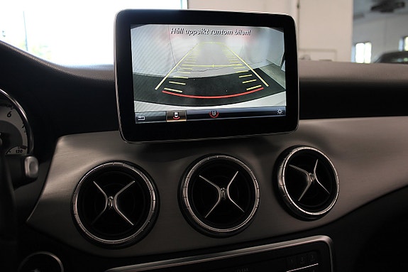 Mercedes-Benz CLA200 23 of 25