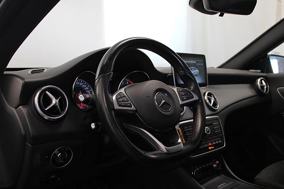 Mercedes-Benz CLA200 11 of 25