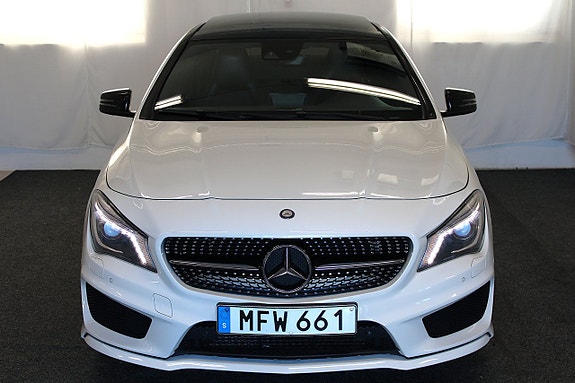 Mercedes-Benz CLA200 3 of 5