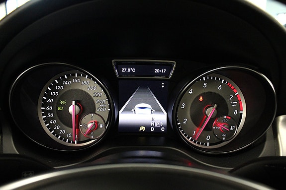 Mercedes-Benz CLA200 15 of 25