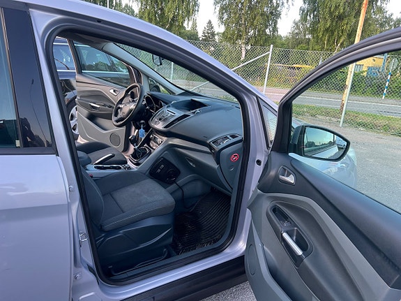 Ford C-Max 10 of 30