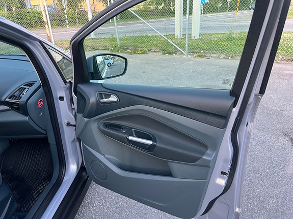 Ford C-Max 6 of 30