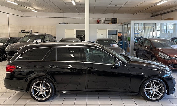 Mercedes-Benz E220 2 of 5