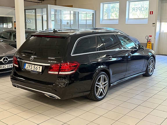 Mercedes-Benz E220 3 of 5