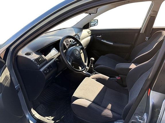 Toyota Corolla 15 of 22