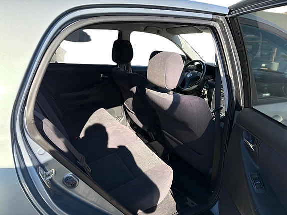 Toyota Corolla 16 of 22