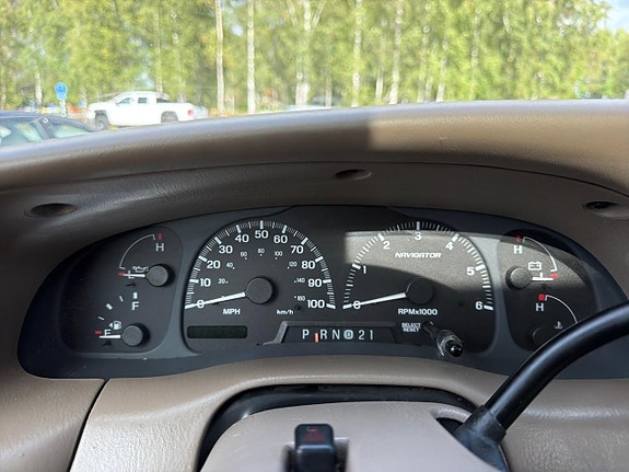 Lincoln Navigator 12 of 27