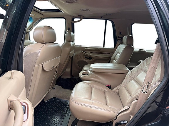 Lincoln Navigator 11 of 27