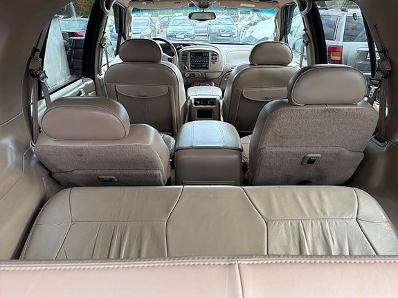 Lincoln Navigator 15 of 27