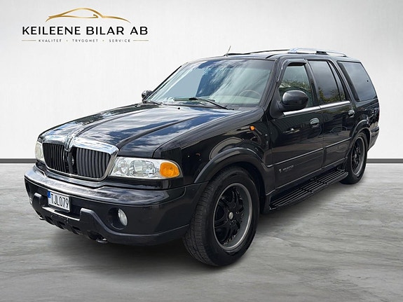 Lincoln Navigator 3 of 27