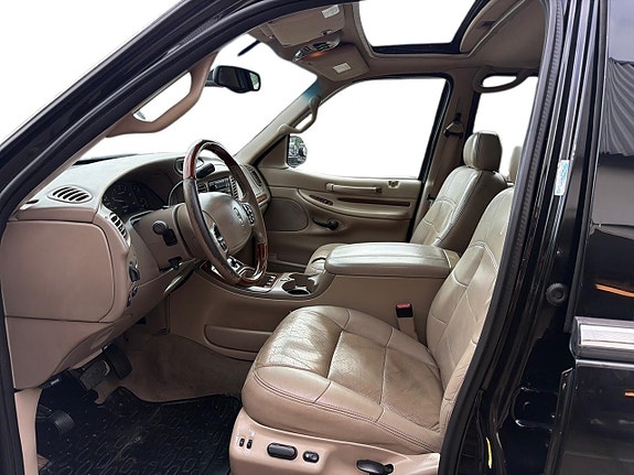 Lincoln Navigator 10 of 27