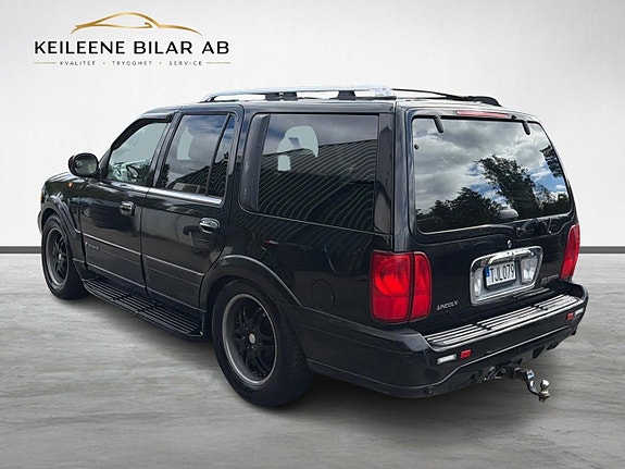 Lincoln Navigator 9 of 27