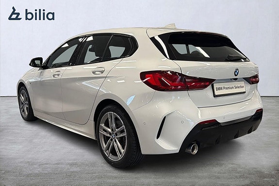 BMW 118i 2 of 5