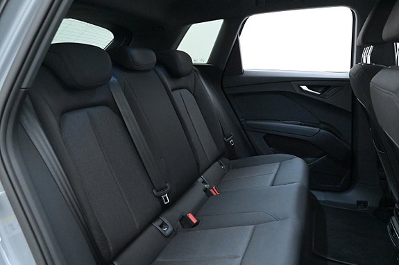 Audi Q4 e-tron 24 of 27