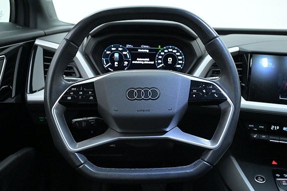 Audi Q4 e-tron 7 of 27