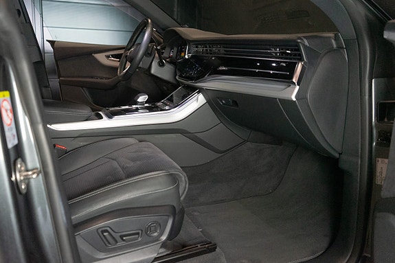 Audi Q8 14 of 19