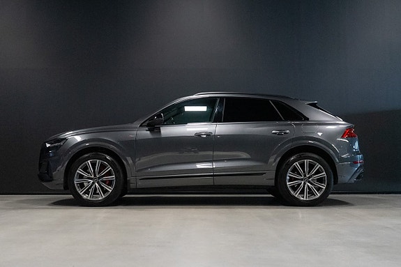 Audi Q8 2 of 19