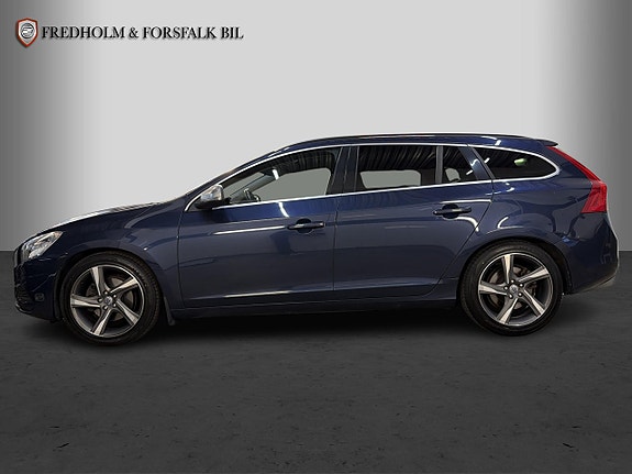 Volvo V60 2 of 25
