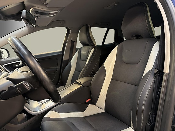 Volvo V60 9 of 25