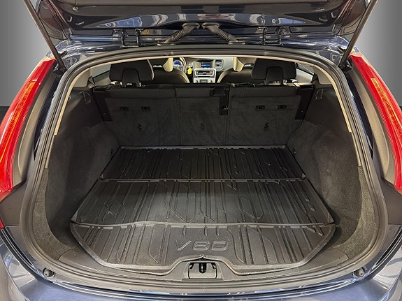 Volvo V60 14 of 25