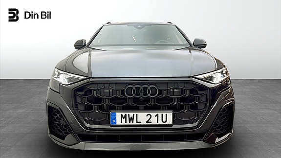 Audi Q8 4 of 5