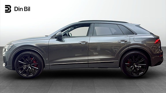Audi Q8 2 of 26