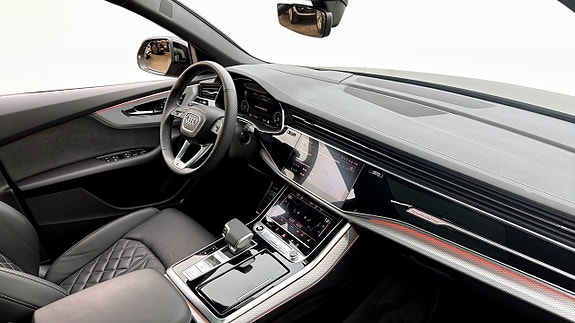 Audi Q8 12 of 26