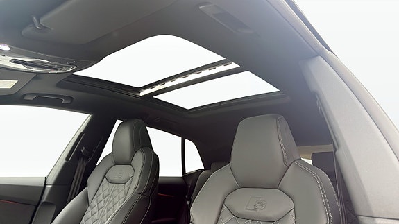 Audi Q8 9 of 26