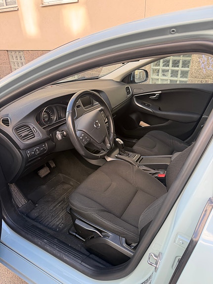 Volvo V40 5 of 5