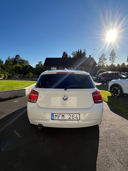 BMW 120d 3 of 5