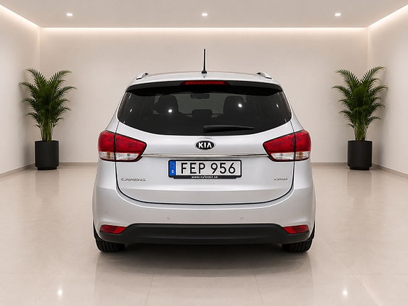 Kia Carens 4 of 5