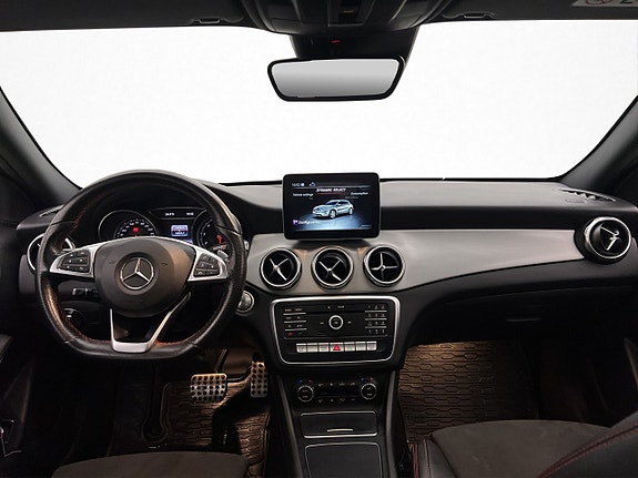 Mercedes-Benz GLA200 18 of 30