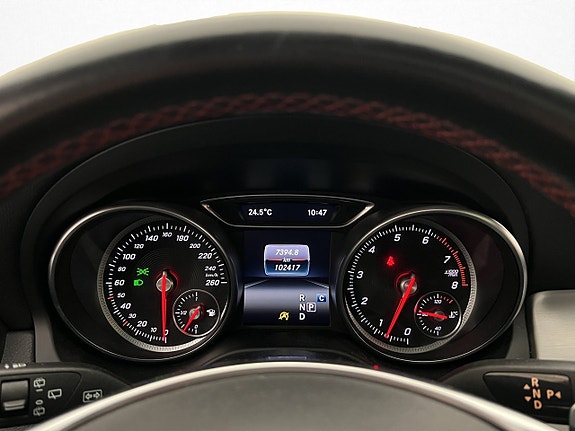 Mercedes-Benz GLA200 15 of 30