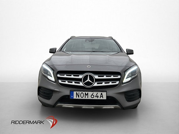 Mercedes-Benz GLA200 2 of 30