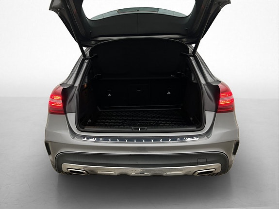 Mercedes-Benz GLA200 28 of 30