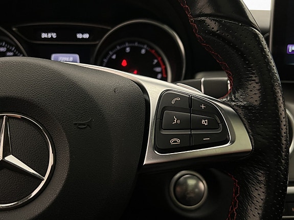 Mercedes-Benz GLA200 16 of 30