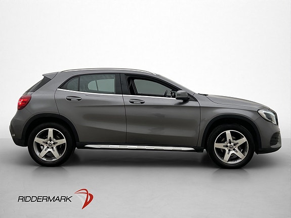 Mercedes-Benz GLA200 4 of 30