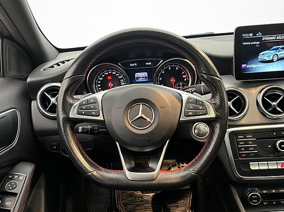 Mercedes-Benz GLA200 12 of 30