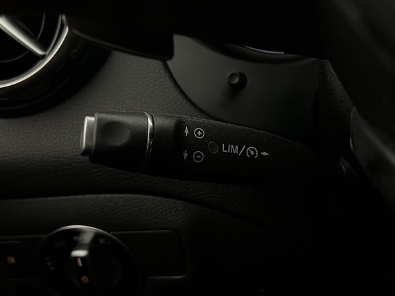 Mercedes-Benz GLA200 13 of 30
