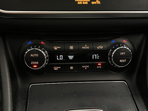 Mercedes-Benz GLA200 23 of 30